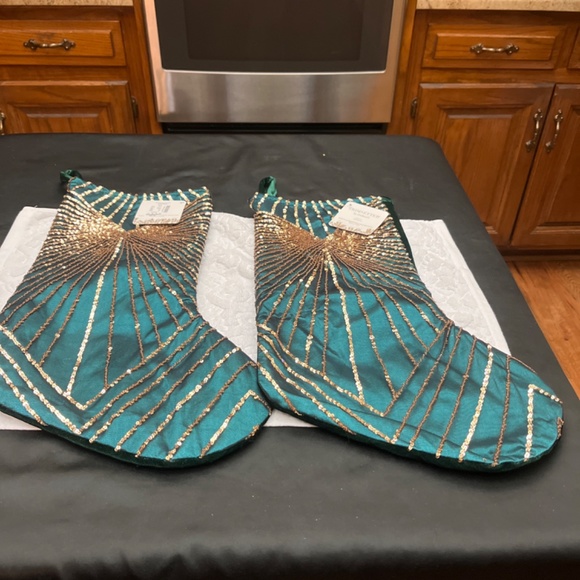 Set of Two NWT Green and Gold Christmas Stockings. - Picture 7 of 10